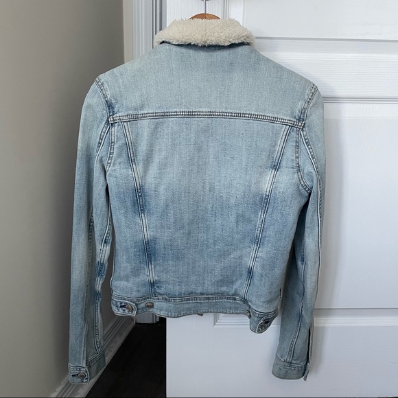 American Eagle fitted jean jacket with shearling collar - Picture 6 of 6